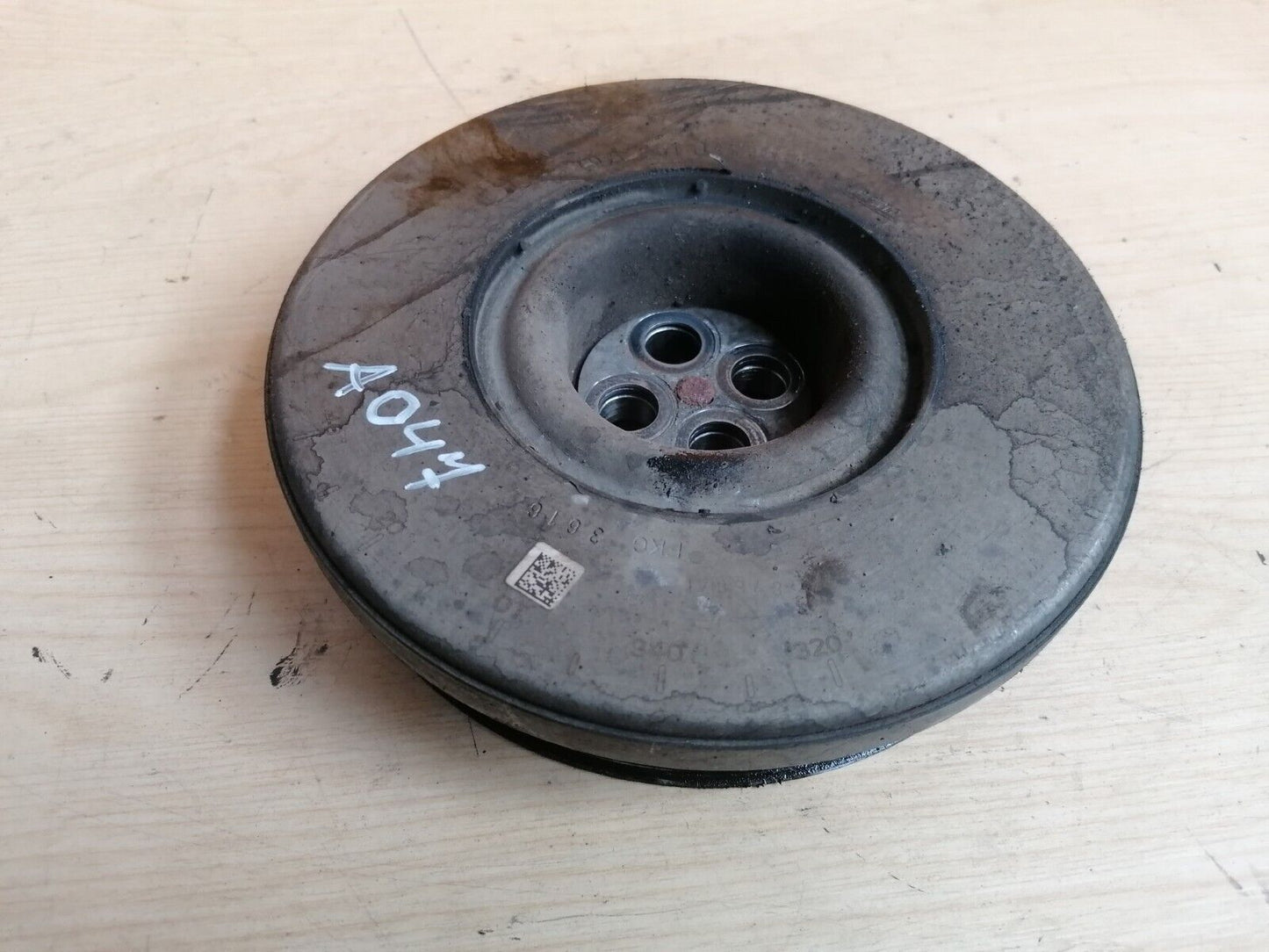2015 MERCEDES A200 W176 AMG 2.1 DIESEL CRANKSHAFT PULLEY A6510353112 A047