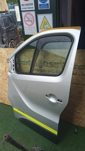 ✅2016 RENAULT TRAFIC MK3 F82 1.6D FRONT LEFT PASSENGER DOOR SILVER WARRANTY A158 - Image 3