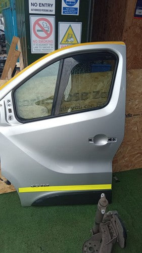 ✅2016 RENAULT TRAFIC MK3 F82 1.6D FRONT LEFT PASSENGER DOOR SILVER WARRANTY A158 - Image 4