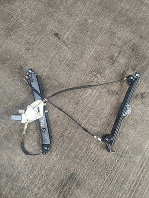 ✅2013 BMW 1 SERIES E88 M SPORT FRONT RIGHT WINDOW REGULATOR + WARRANTY A348 - Image 1