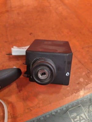 ✅Volkswagen Crafter Cr35 2017 Front Right Door lock Key Ignition A9069003803 - Image 8