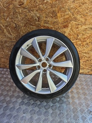 ✅TESLA MODEL 3 LONG RANGE 2020 ALLOY WHEEL Scratches 1x 235/40 R19 1044224-00-B - Image 1