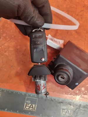 ✅Volkswagen Crafter Cr35 2017 Front Right Door lock Key Ignition A9069003803 - Image 5