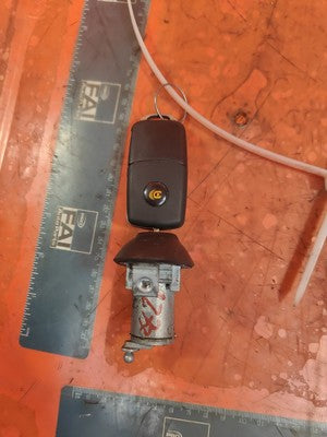 ✅Volkswagen Crafter Cr35 2017 Front Right Door lock Key Ignition A9069003803 - Image 3