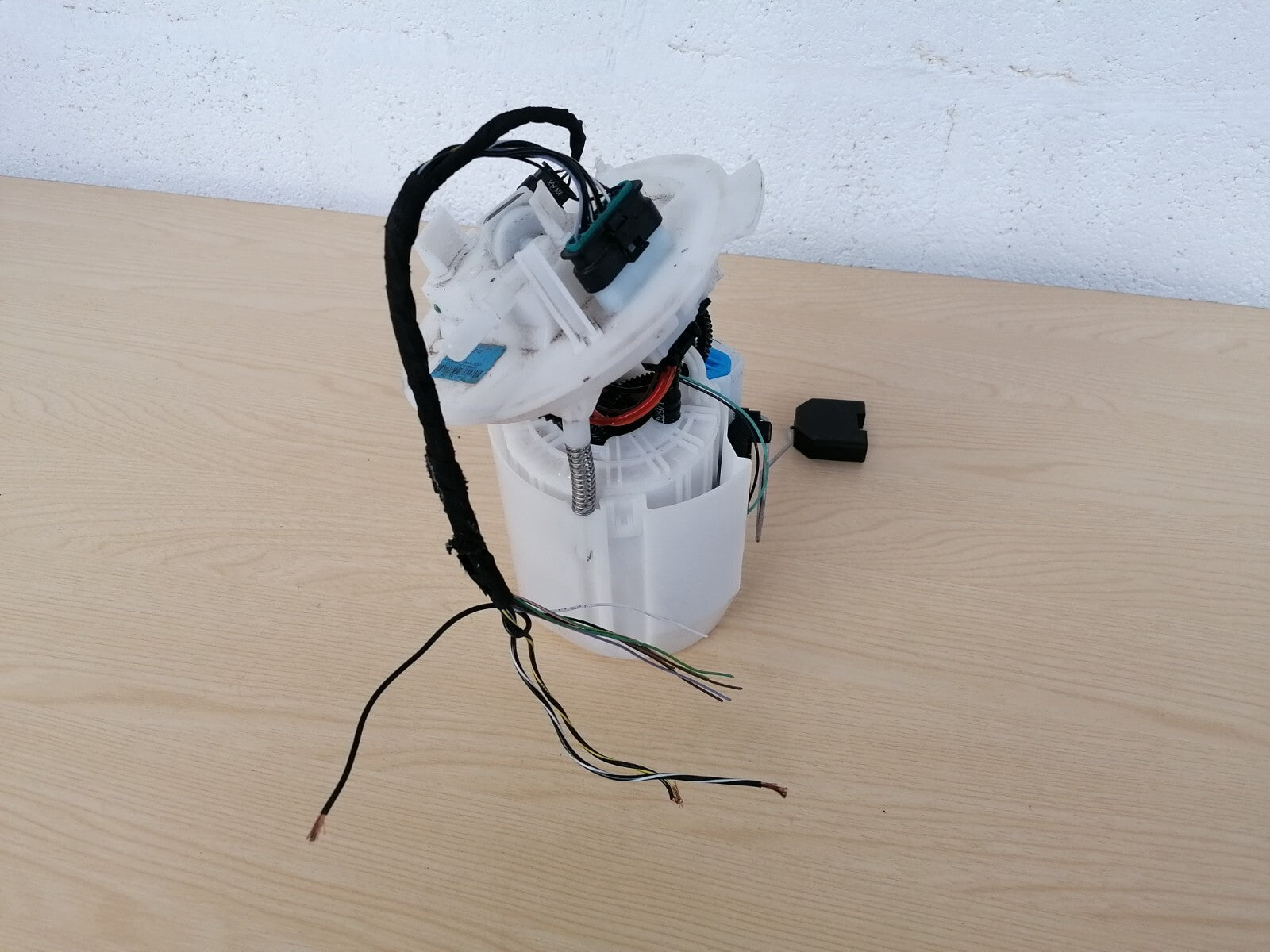 MERCEDES CLS W257 3.0 PETROL HYBRID 2019 FUEL PUMP A2054702702 A2059052910 A006 - Image 3