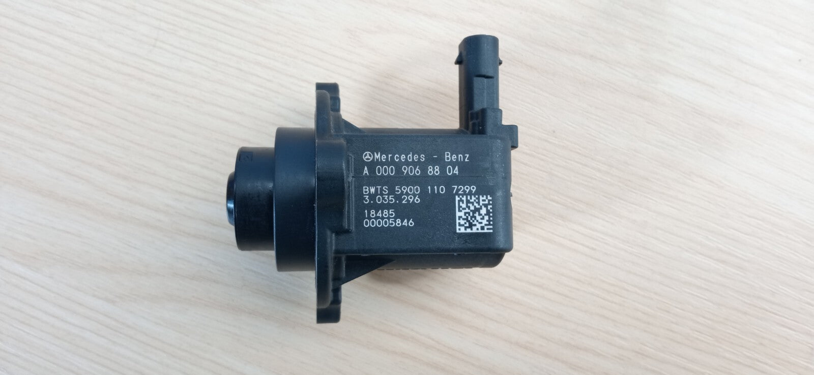 MERCEDES CLS 2019 VALVE HEATER CONTROL VALVE TURBOCHARGER A0009068804 A006 - Image 1