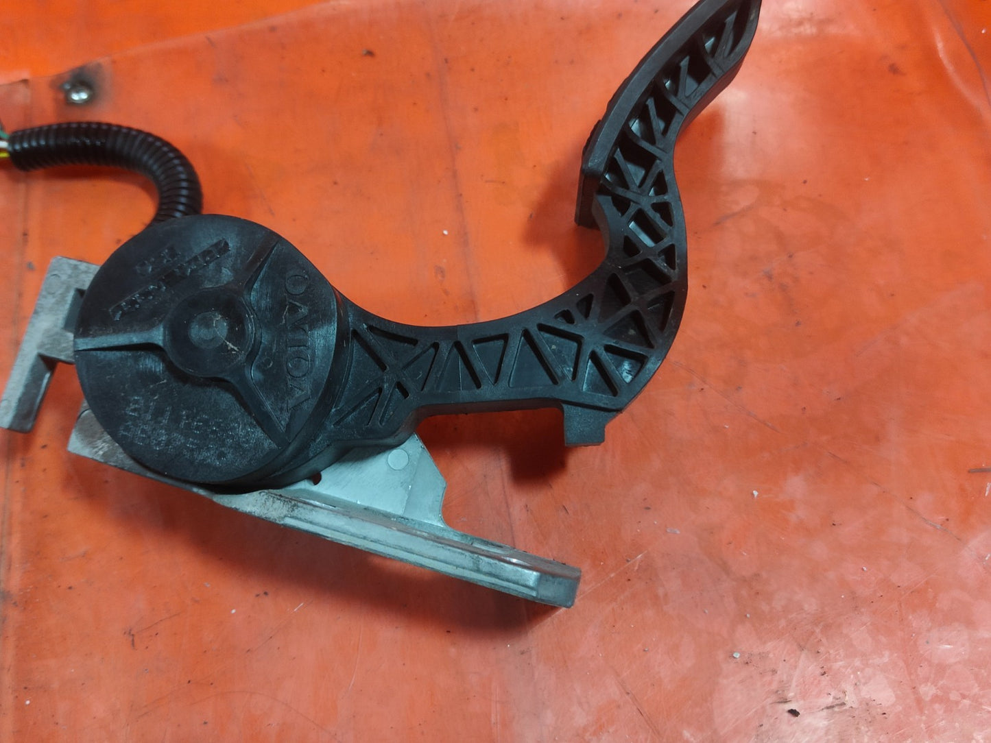 ✅2003 VOLVO FL ACCELERATOR PEDAL 21116880 + WARRANTY A324 - Image 3