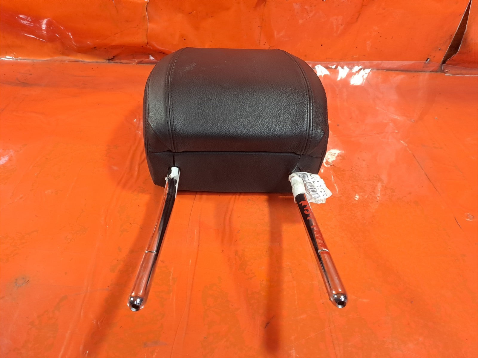 ✅Land Rover Discovery L550 2.0 Diesel 2015 Front Leather Headrest Warranty A131 - Image 3