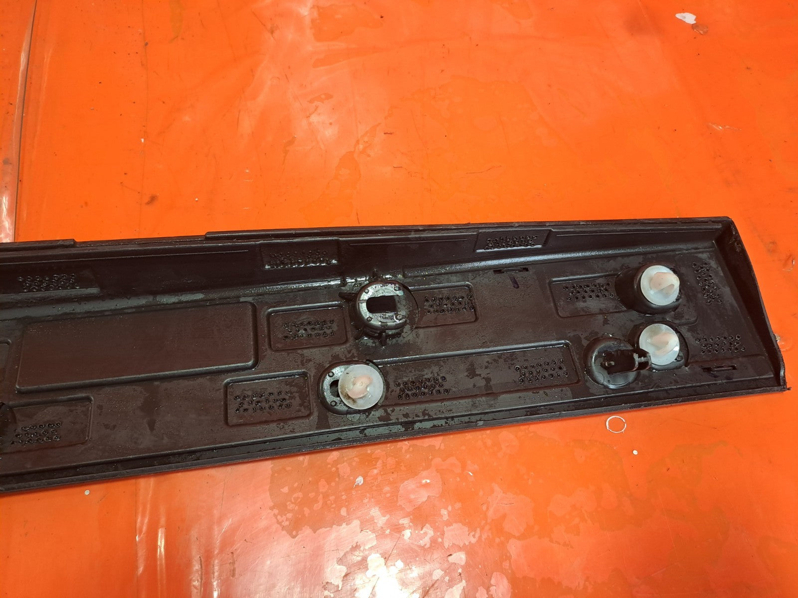 ✅2023 Polestar 2 Long Range Front Right Door Lower Molding 31672656 A312 - Image 8