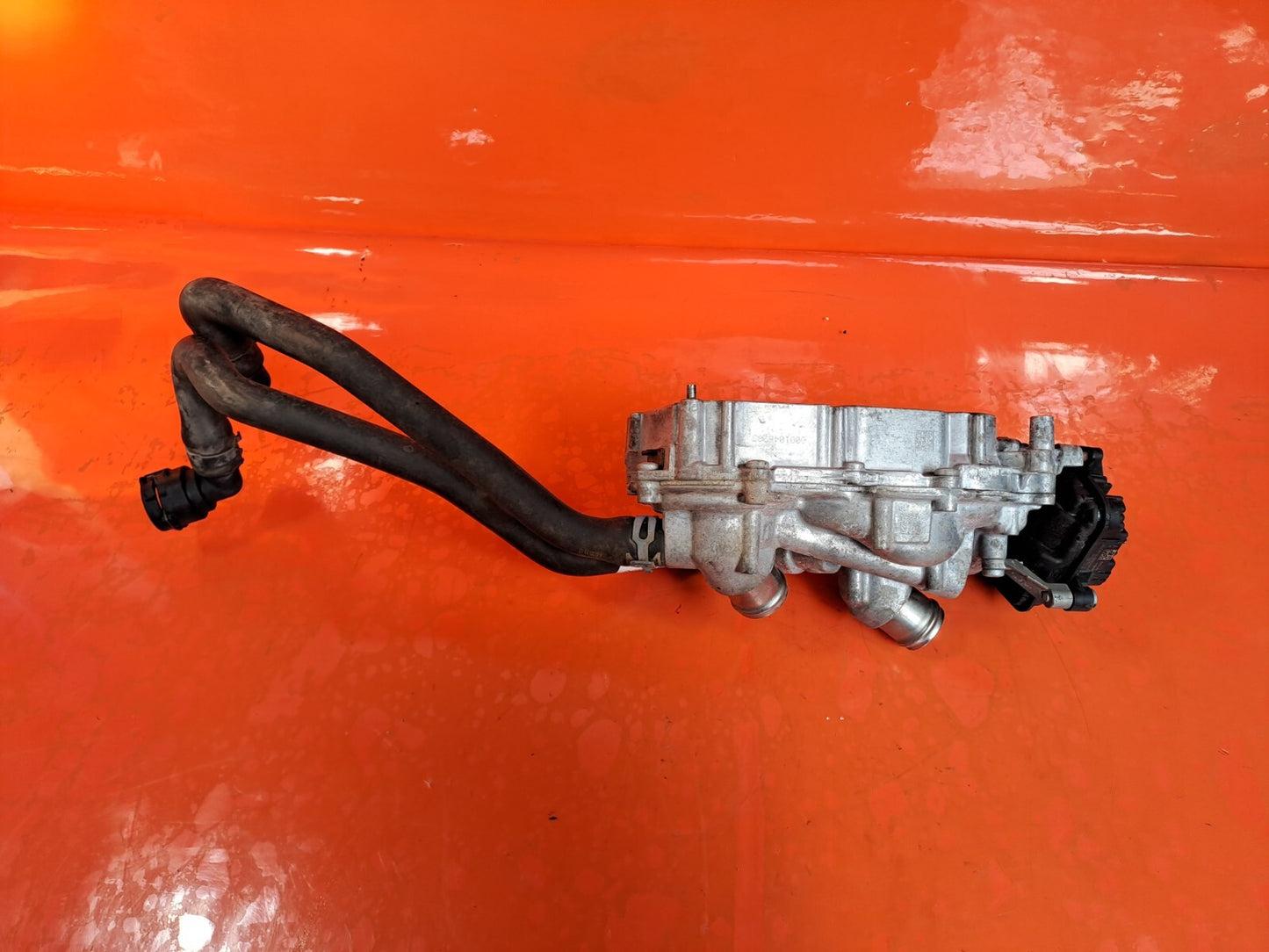 VW TAIGO LIFE 1.0 PETROL 2023 WATER COOLANT PUMP THERMOSTAT HOUSING 05E907593 - Image 6