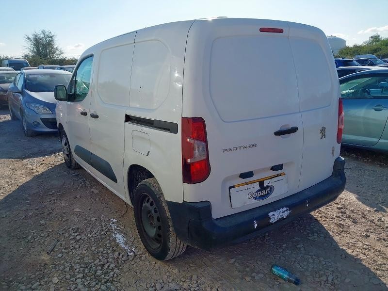 Peugeot Partner 1.5 Diesel 2022 Breaking Price Per Wheel Nut Only White A419 - Image 4