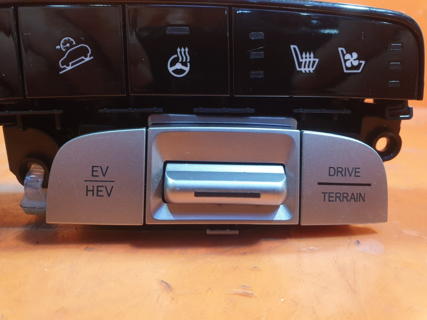 ✅Hyundai Tucson MK4 2023 1.6 Petrol HEATED SEAT AND STEERING WHEEL CONTROL PANEL - Image 7