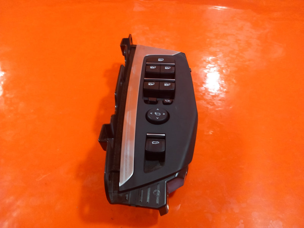 BMW X5 G05 3.0 Petrol 2025 Front Right Door Window Switch 6832729 Warranty A398 - Image 5