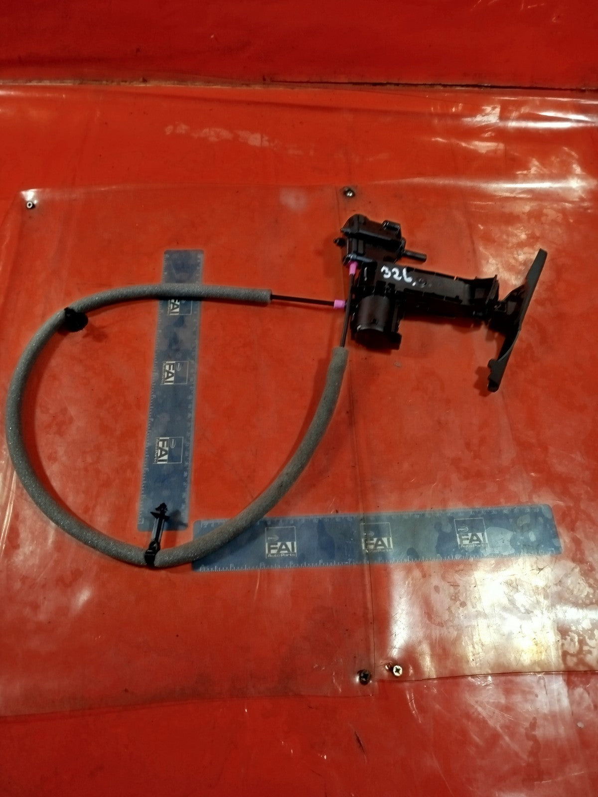 ✅FORD KUGA ST-LINE 2.5 PETROL 2025 REAR RIGHT OPENING LIMITER LV4BA247B50AB A326 - Image 4