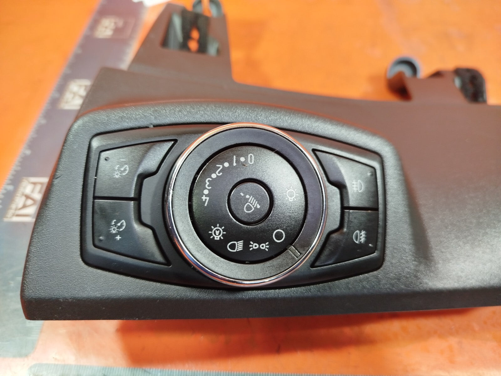 ✅Ford Mondeo Titanium 2015 2.0 Diesel Headlight Switch Surround Trim Panel A254 - Image 4