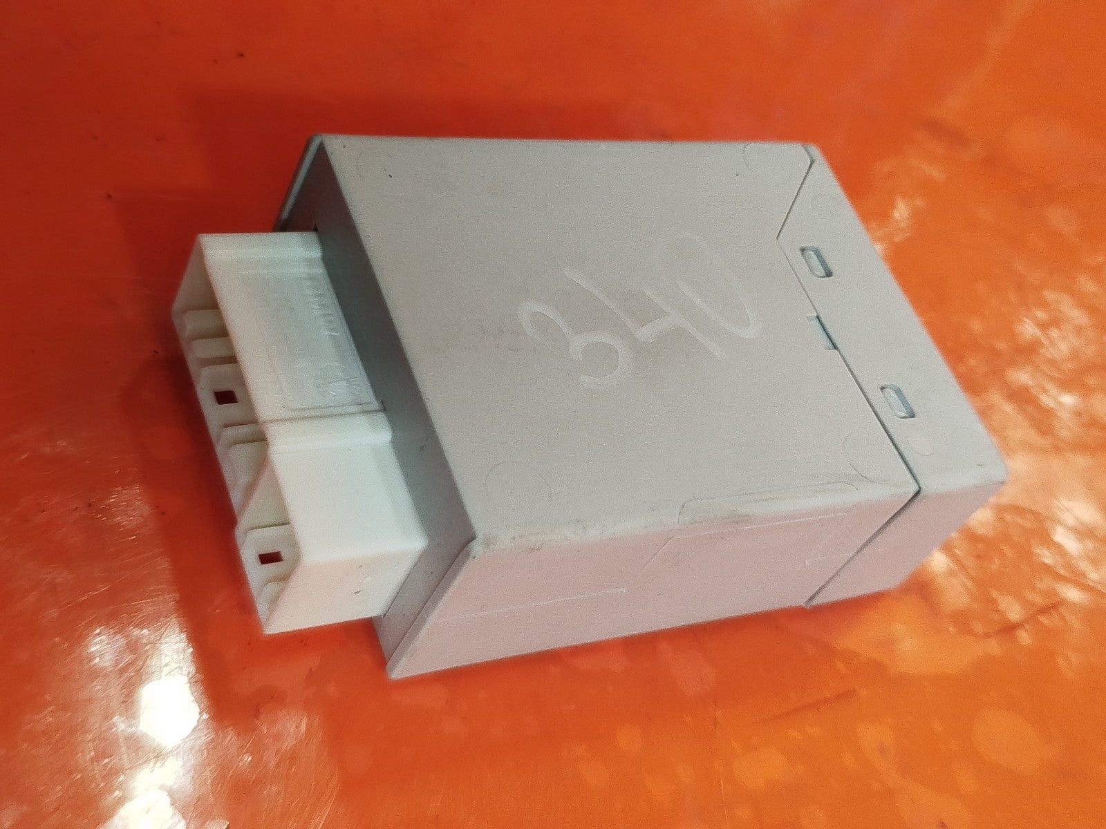 ebay-src:https://i.ebayimg.com/00/s/mtiwmfgxnjaw/z/e-oaaeswxvppyom7/$_57.jpg