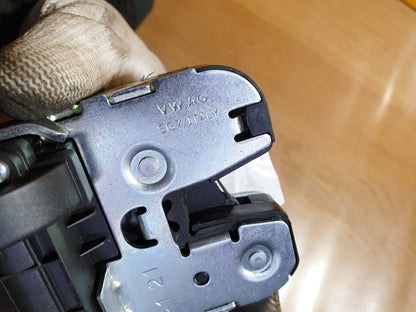 ✅AUDI A3 S LINE 1.4 PETROL 2021 TAILGATE BOOT LOCK MECHANISM 8W9827505C Warranty - Image 9