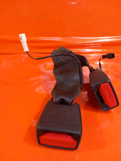 2020 BMW 2 Series F44 M Sport Rear Seat Belt Buckle Set 7456284 Warranty A386 - Image 3