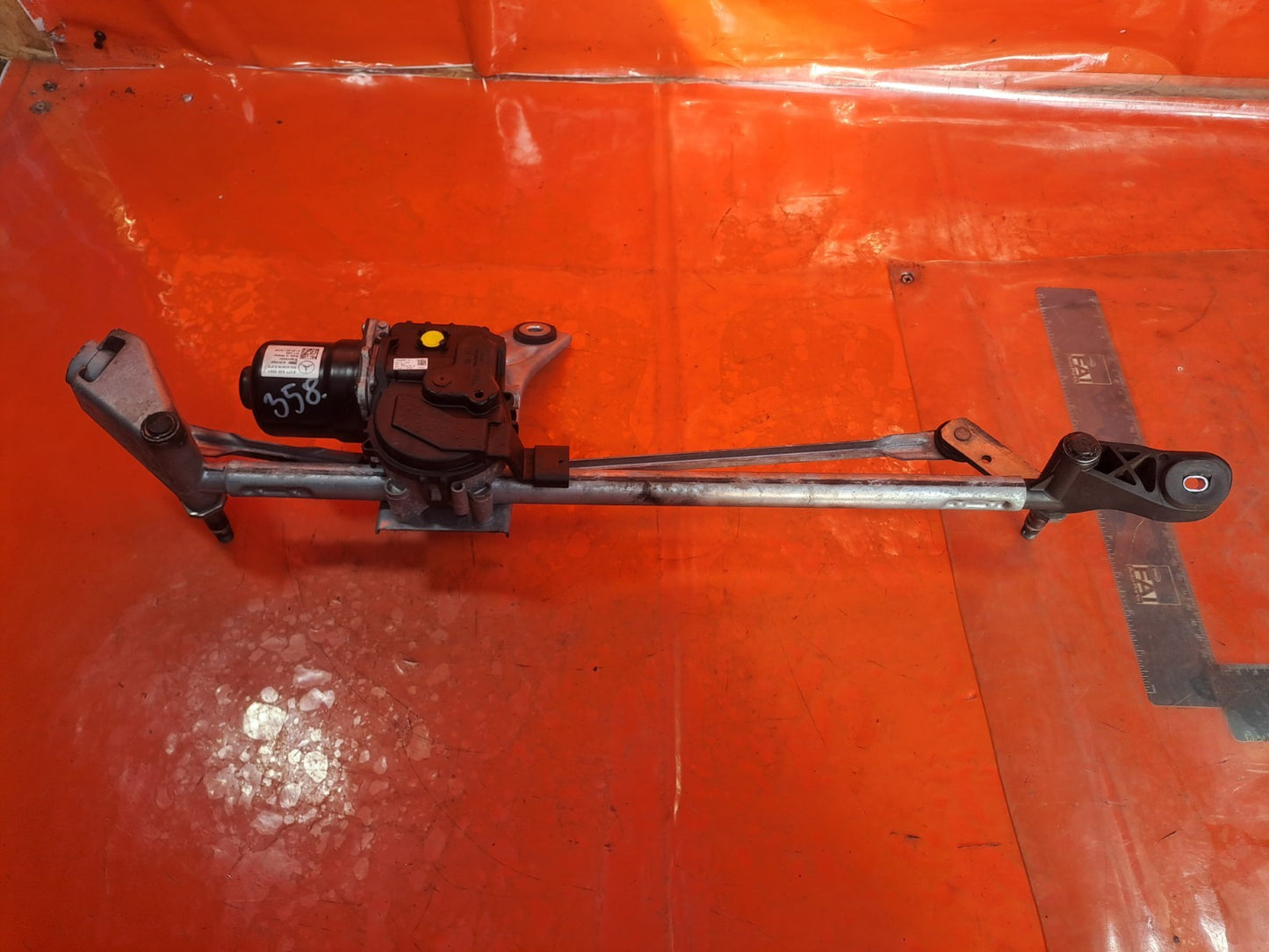 ✅2021 MERCEDES CLA C118 AMG LINE FRONT WIPER MOTOR & LINKAGE A1778205001 A358 - Image 1