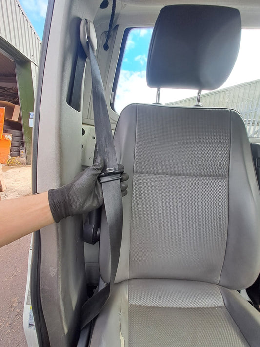 2021 VW Transporter T30 Seat Belt Front Right Driver Side Warranty A412 - Image 1