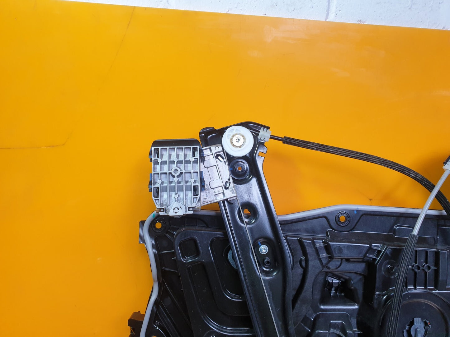 TESLA MODEL Y LO 2022 Front Right Door Window Regulator 1495509-00-E Warranty - Image 9