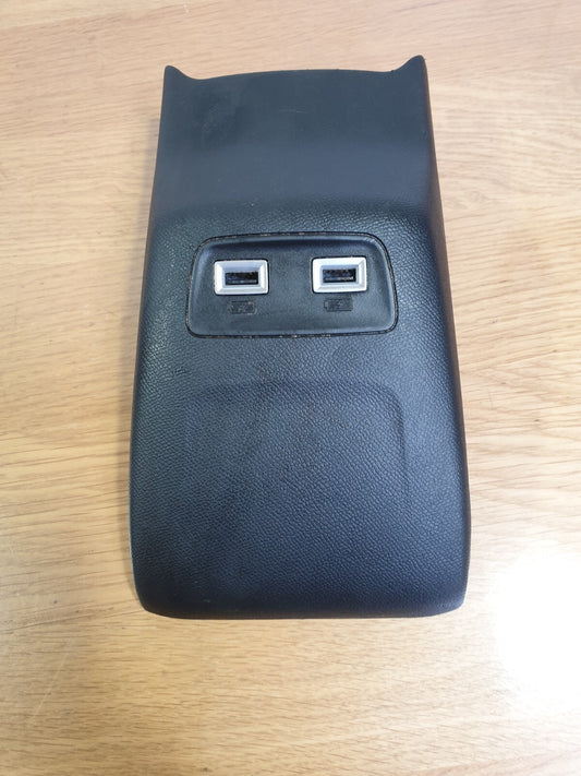 ✅2020 PEUGEOT 208 ALLURE EV USB PORTS TRIM 9824334377 Warranty A197 - Image 1