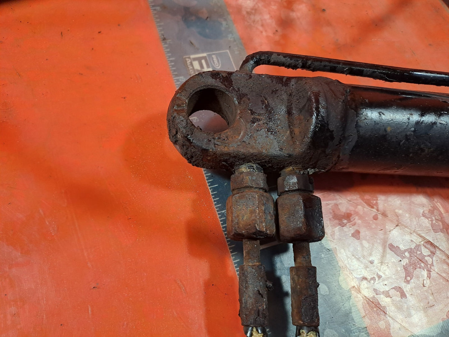 ✅2003 VOLVO FL CABIN TILT LIFT RAISING CYLINDER W/ PIPES 20922303 +WARRANTY A324 - Image 5