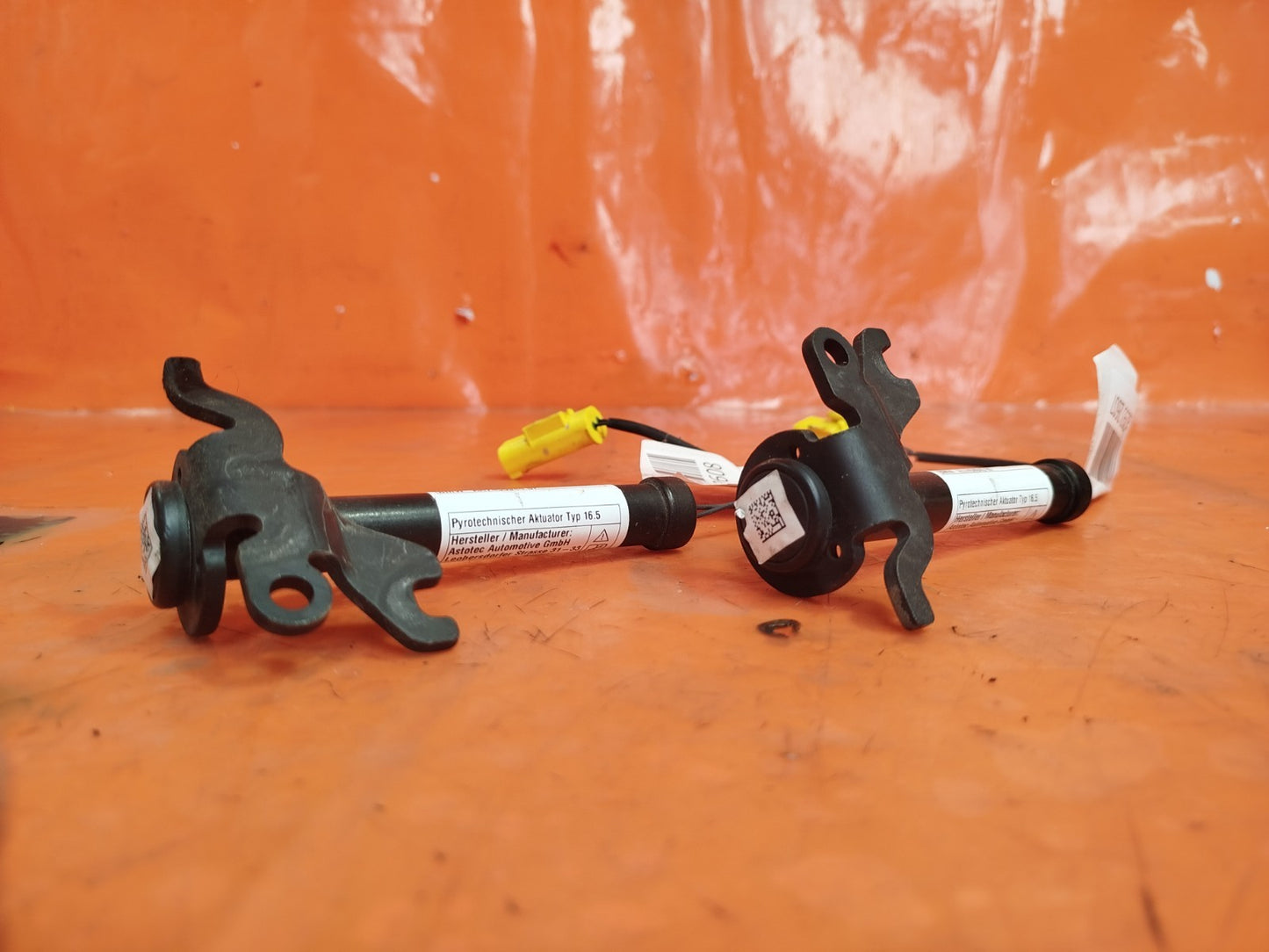 ✅BMW 220D M SPORT F44 2.0 DIESEL 2023 BONNET HINGE ACTUATOR PAIR 7450943 7450944 - Image 5