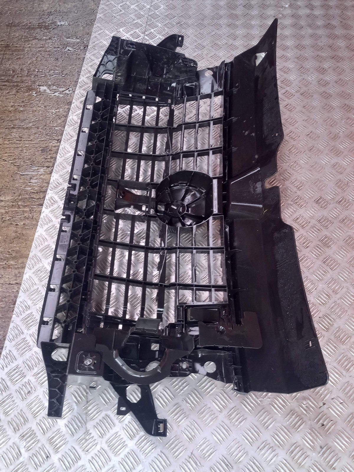 ebay-src:https://i.ebayimg.com/00/s/mtywmfgxmjaw/z/aymaaeswjlxqukal/$_57.jpg