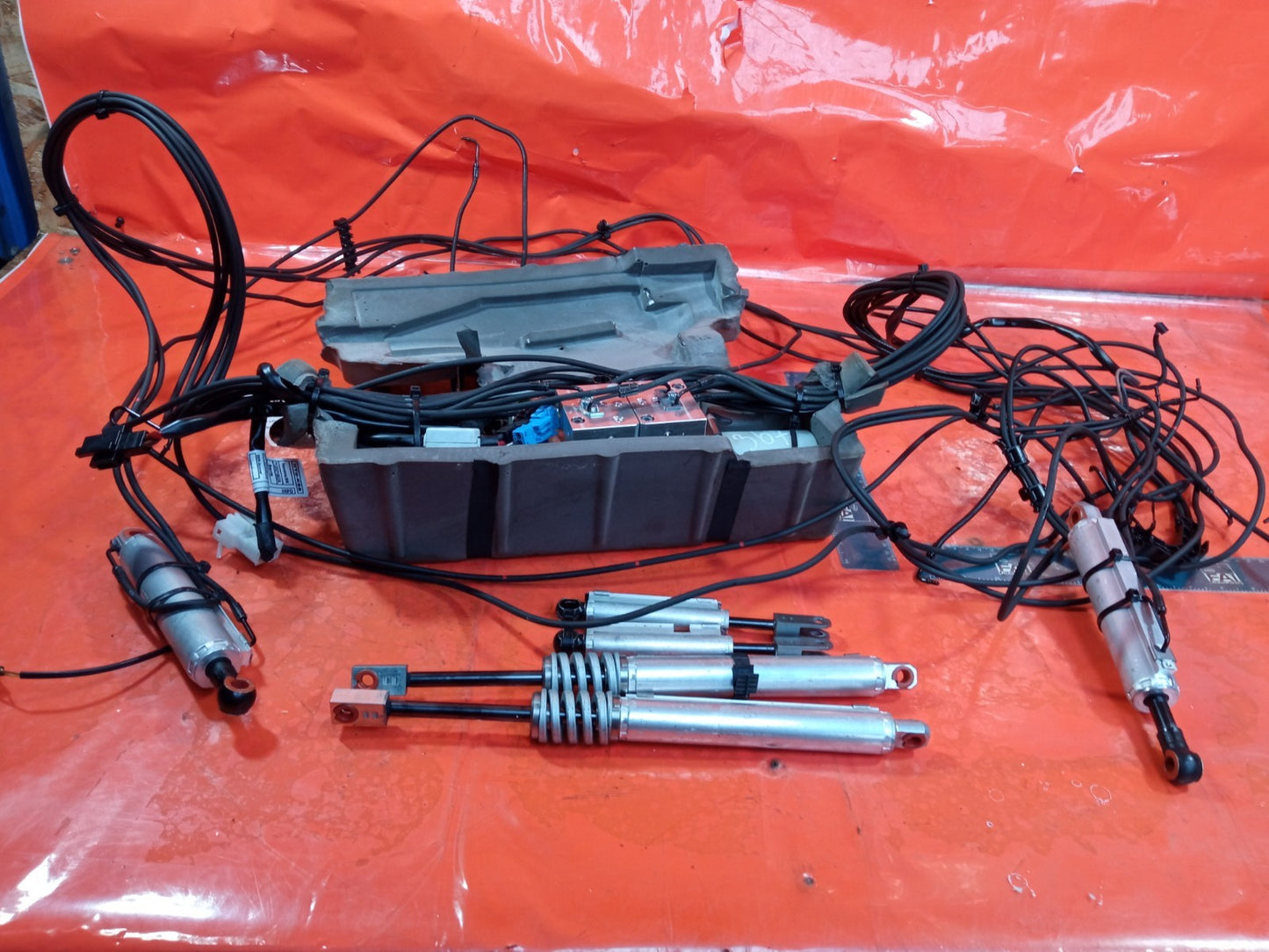 ✅BMW F33 420D 2.0 Diesel 2015 Convertible Hydraulic Roof Pump 712021701 7344440 - Image 11