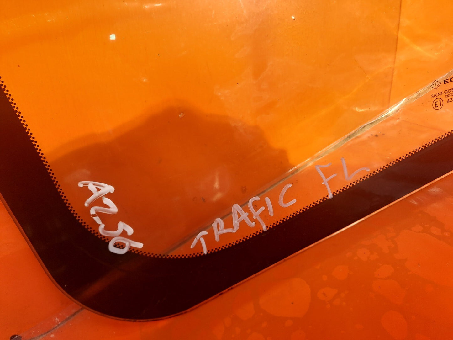 ✅RENAULT TRAFIC MK3 Sl27 1.6 DIESEL 2016 FRONT LEFT DOOR QUARTER WINDOW GLASS - Image 5