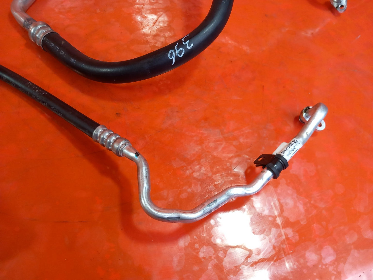 2025 Land Rover Defender L663 A/C Air Con Hose Pipe x2 MY42-19N601-BB A396 - Image 10