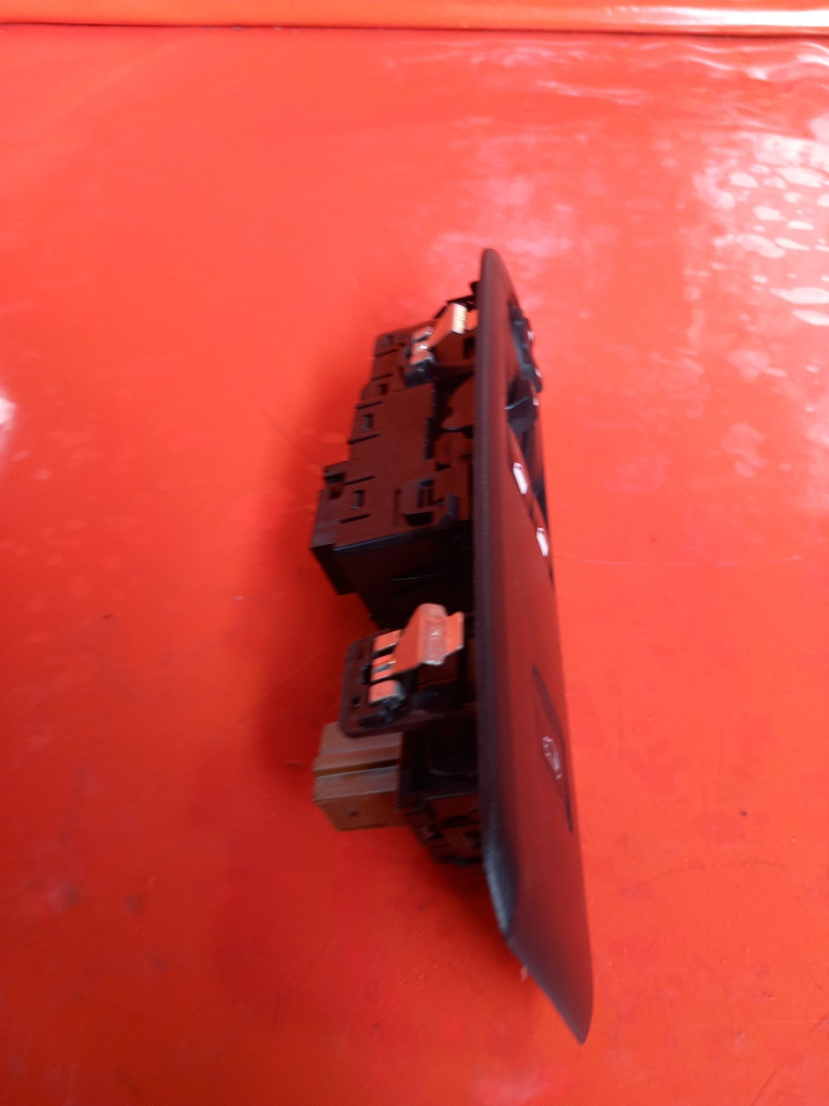 Citroen Berlingo 650 1.5 Diesel 2021 Front Right Window Switch 98329368ZD A415 - Image 7