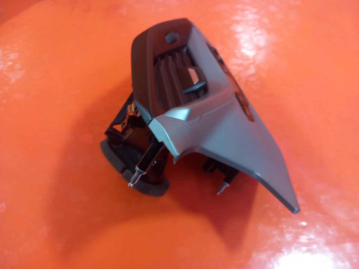ebay-src:https://i.ebayimg.com/00/s/mtiwmfgxnjaw/z/oeaaaeswmp1qqvtb/$_57.jpg