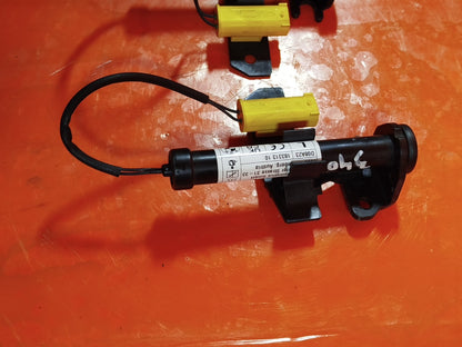 ✅BMW G20 330E 2.0 PETROL 2023 BONNET HINGE ACTUATORS 7449429 7449430 A340 - Image 2