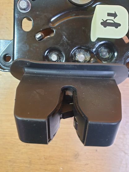 ✅2022 TESLA MODEL Y TAILGATE BOOT LOCK 1500604-CN-B + WARRANTY A172 - Image 7