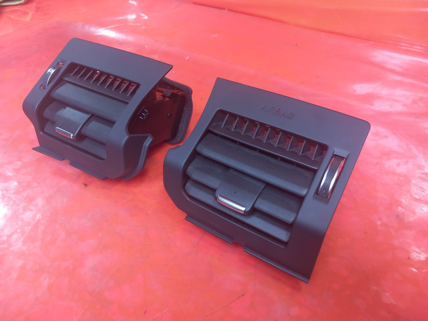 2025 Land Rover Defender L663 Dash Air Vent Pair Left Right N8B2-046B30-BA A396 - Image 4