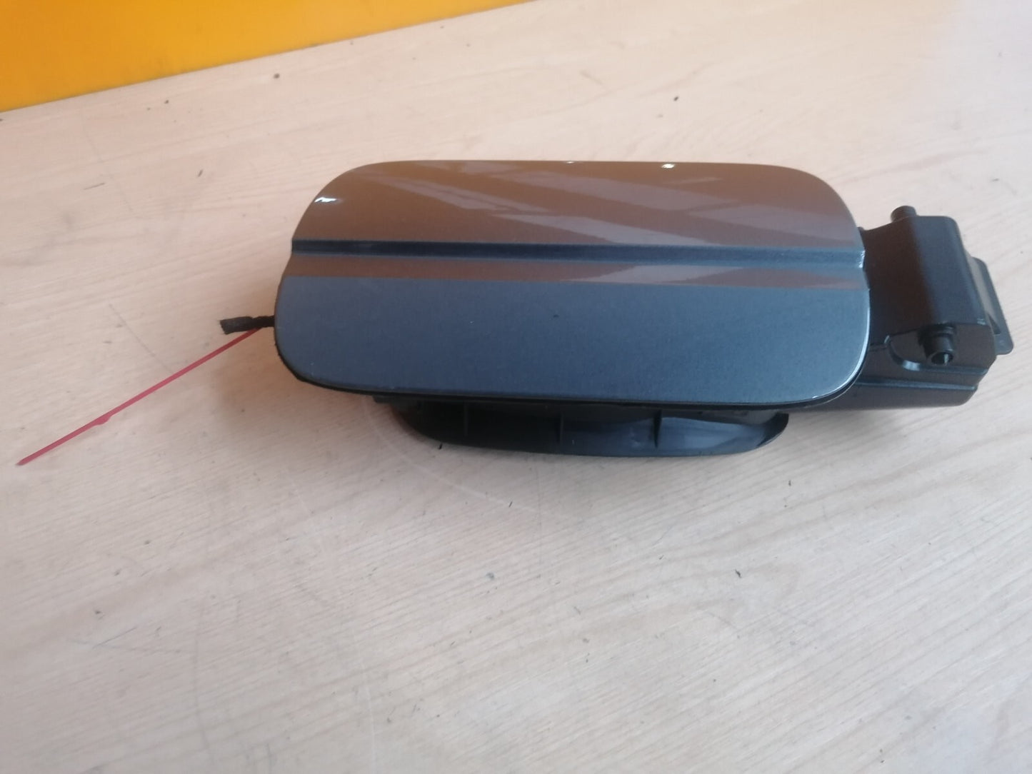 ✅2017 AUDI A4 B9 2.0TFSI FUEL FILLER FLAP GREY LX7G 8W0809906 + WARRANTY A074 - Image 7