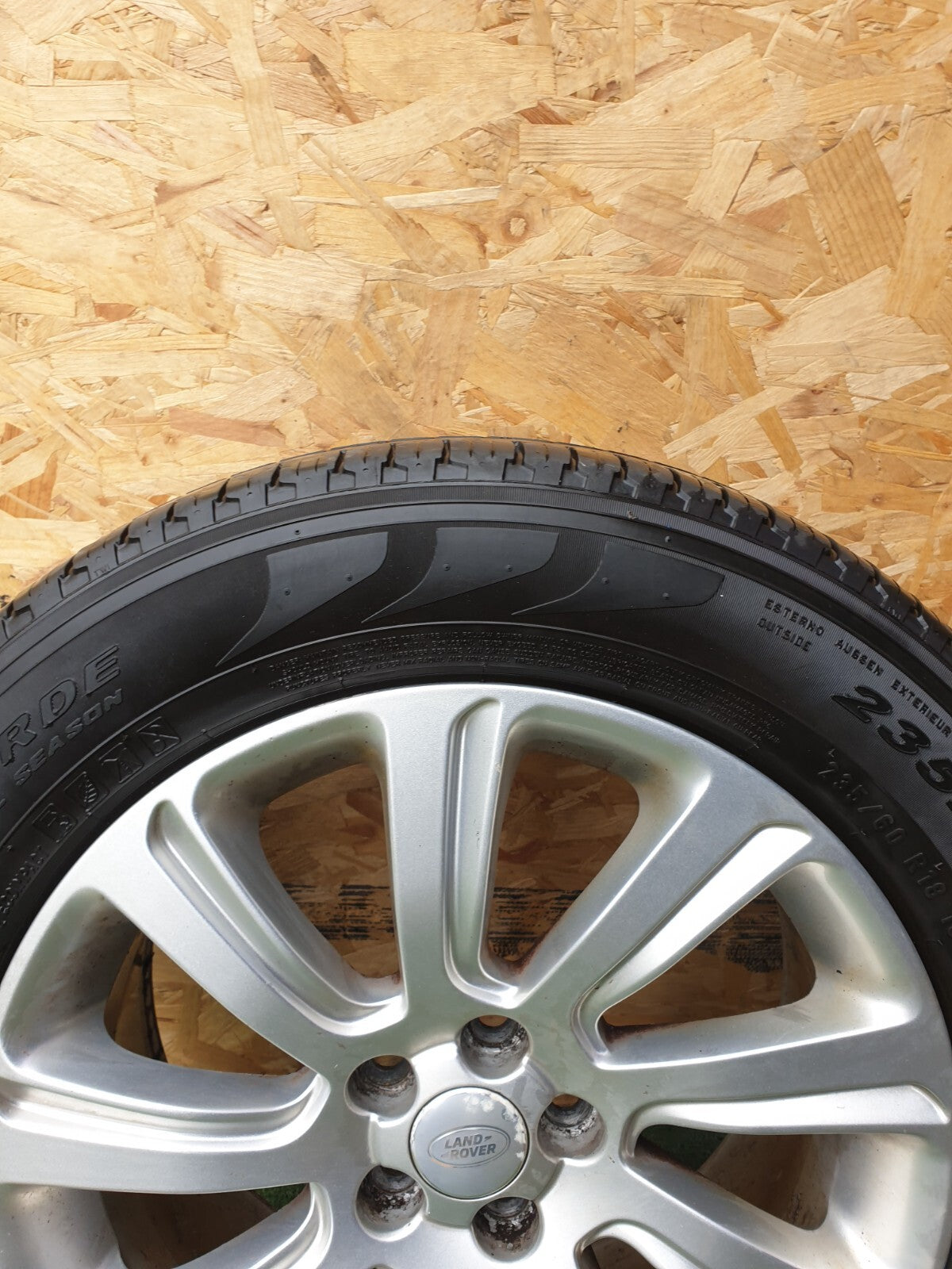 ✅2015 LAND ROVER DISCOVERY SPORT L550 ALLOY WHEEL & TYRE 235/60 R18 FK72-1007-BB - Image 3