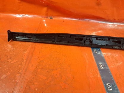 ✅2020 VW Golf MK8 R-LINE Right Sideskirt Bracket 08609-7000 + Warranty A346 - Image 8