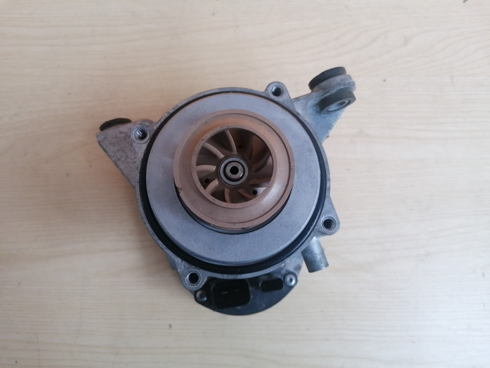 MERCEDES CLS 3.0 PETROL HYBRID 2019 COOLING WATER PUMP A2562000500 A006 - Image 2