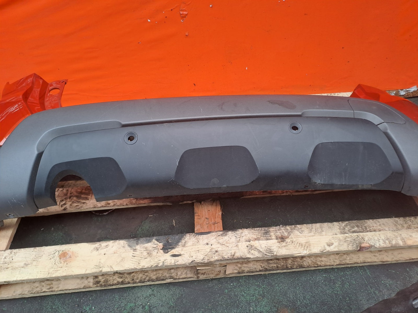 ✅2024 Dacia Duster Journey Rear Bumper Orange + Warranty A364 - Image 11