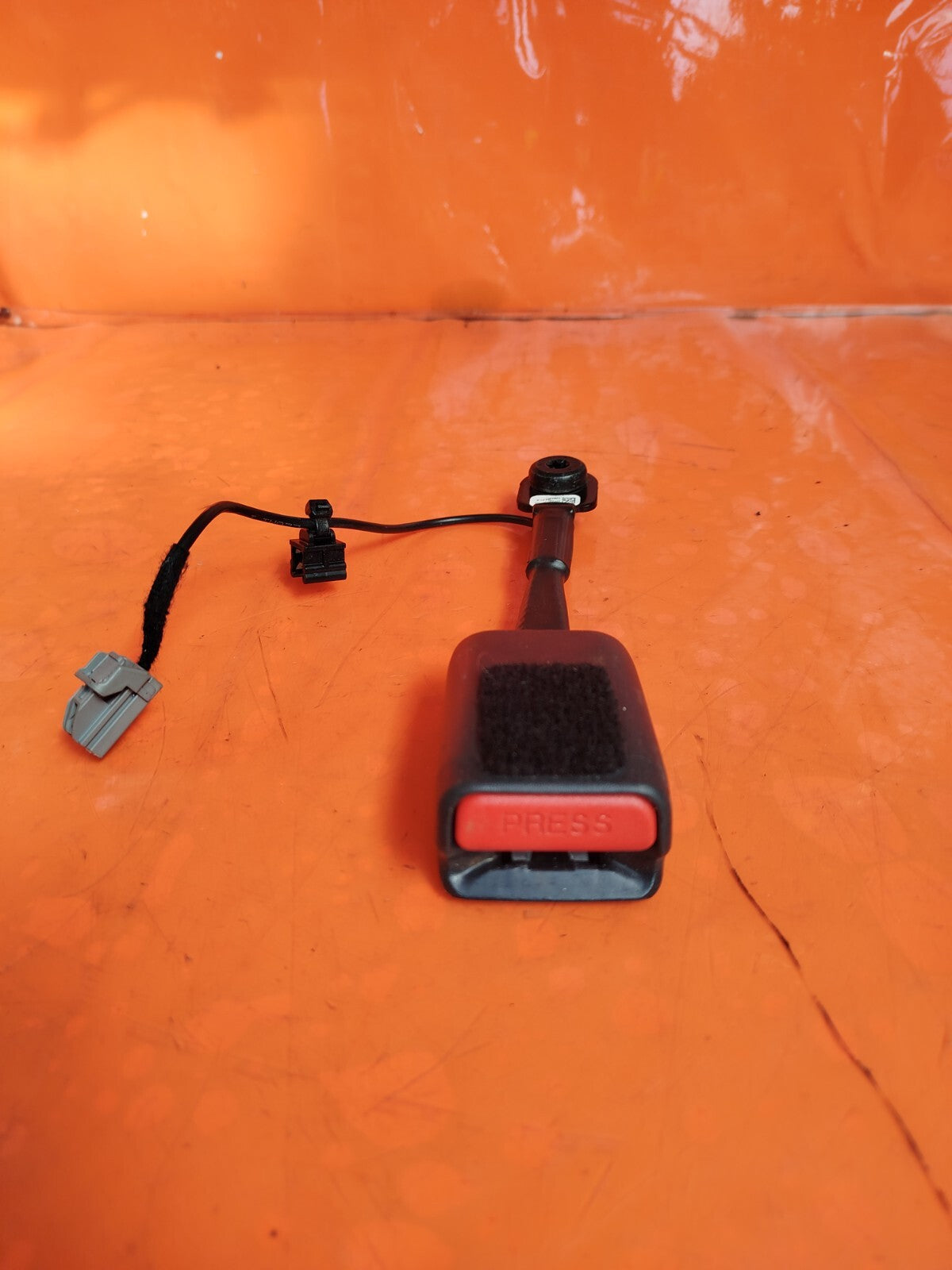 ✅TESLA MODEL 3 LONG RANGE 2020 FRONT LEFT SEAT BELT BUCKLE 1090323-01-D Warranty - Image 4