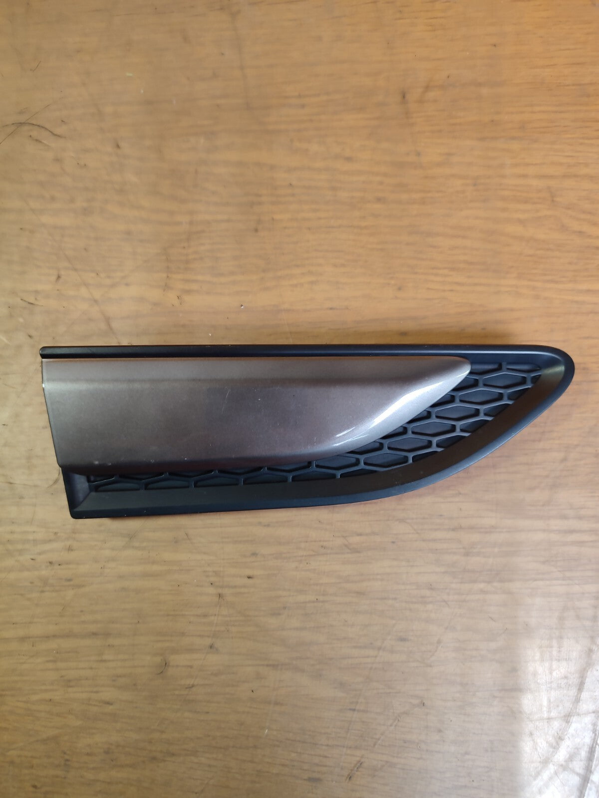 ✅2015 LAND ROVER DISCOVERY SPORT L550 FRONT RIGHT WING FENDER TRIM MOULDING A176 - Image 1