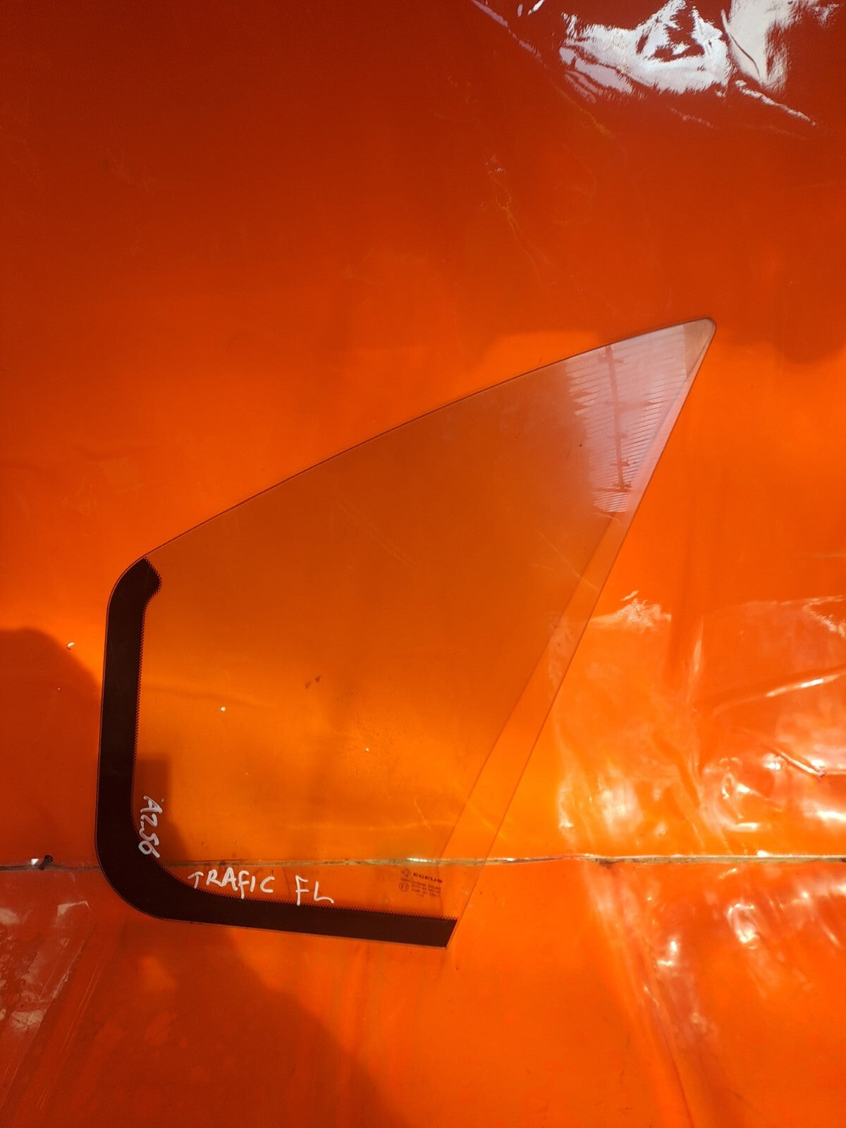 ✅RENAULT TRAFIC MK3 Sl27 1.6 DIESEL 2016 FRONT LEFT DOOR QUARTER WINDOW GLASS - Image 2