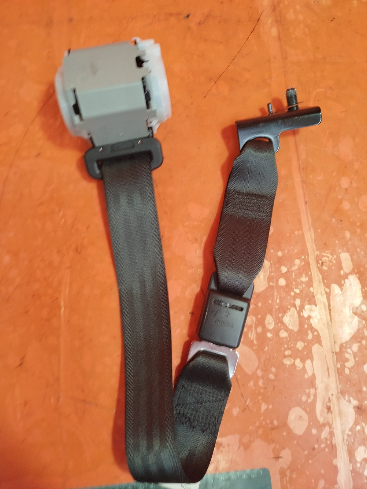✅SSANGYONG TIVOLI REAR CENTRE MIDDLE SEAT BELT 75605-35000 Warranty xAA - Image 2