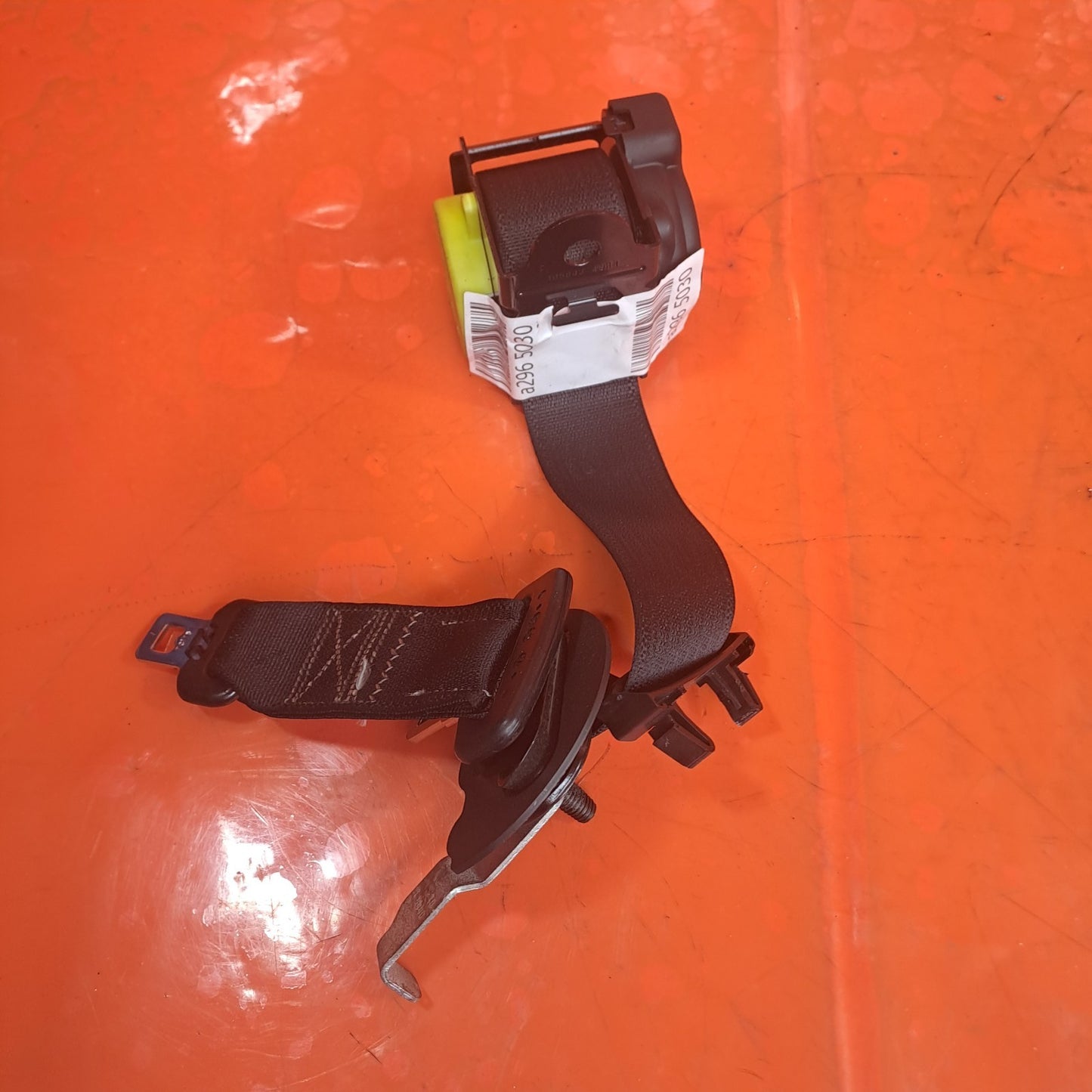 ✅Ford Galaxy Zetec 2017 2.0 Diesel Rear Centre 2rd Row Seat Belt EM2B-U613E58-AE - Image 1