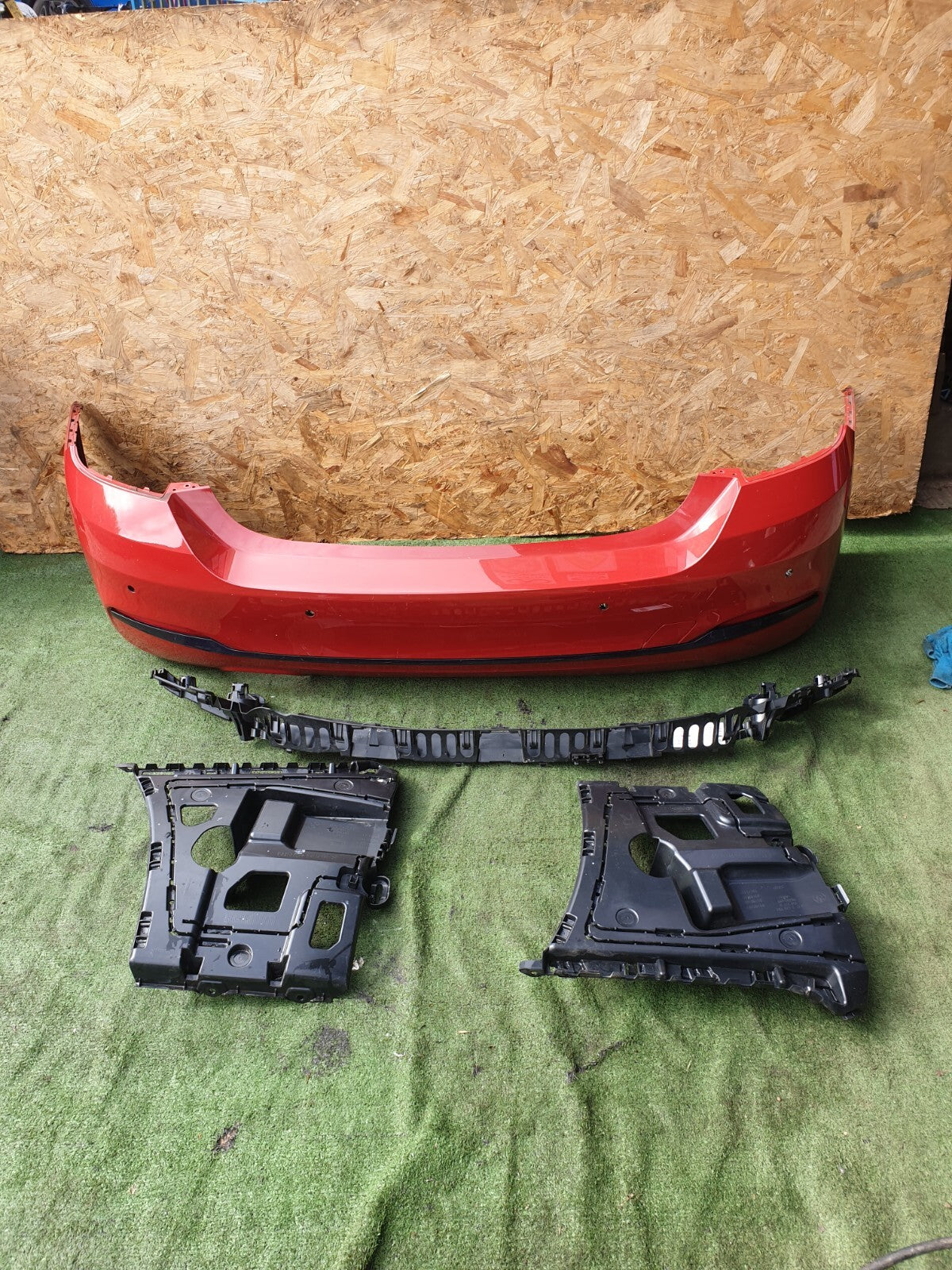 BMW 4 SERIES F33 420D SPORT 2.0 DIESEL 2018 REAR BUMPER RED & BRACKET SET A165 - Image 3