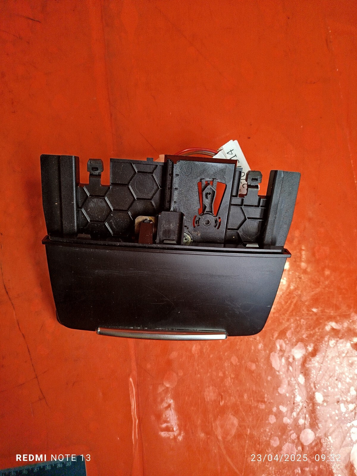 ✅AUDI Q5 S LINE 2.0 PETROL 2012 CENTRE CONSOLE STORAGE COMPARTMENT 8K0857965 - Image 2