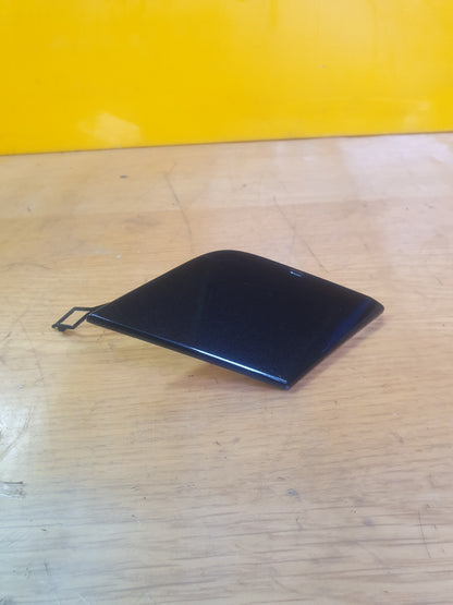 ✅2023 BMW I4 G26 E-DRIVE 40 M SPORT REAR BUMPER TOW EYE COVER BLACK 8078584 A190 - Image 1
